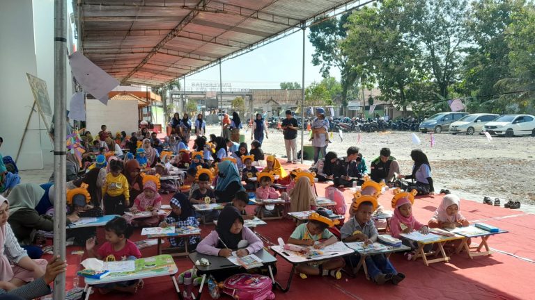 Berbagi Senyum, Berbagi Ceria: HIMA PAUD UMNU Gelar Festival Anak Nusantara